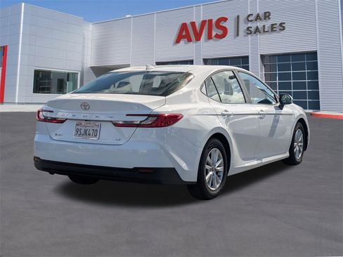 Used 2025 Toyota Camry LE image 6