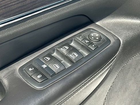 Used 2017 Jeep Grand Cherokee Overland AWD/4WD image 14