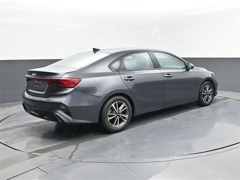 Used 2023 Kia Forte LXS image 19