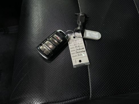 Used 2018 Kia Cadenza Technology image 38