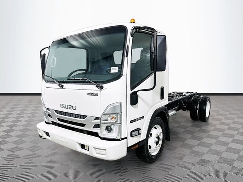 New 2026 Isuzu NPR RWD image 19