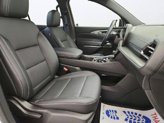 Used 2025 Chevrolet Traverse LT AWD/4WD image 29