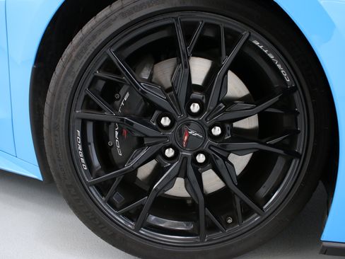 Used 2023 Chevrolet Corvette Stingray Premium Cpe w/ Z51 Performance Package RWD image 32