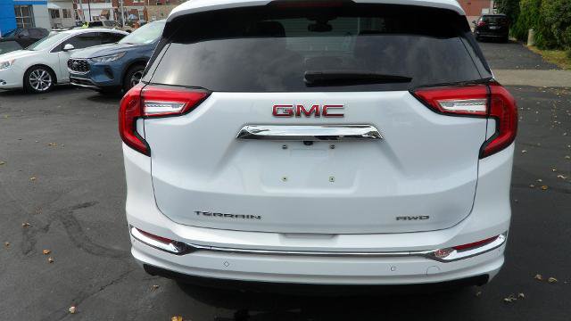 Used 2022 GMC Terrain Denali w/ Denali Premium Package AWD/4WD image 5