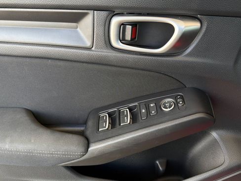 Used 2023 Honda Civic Sport image 11