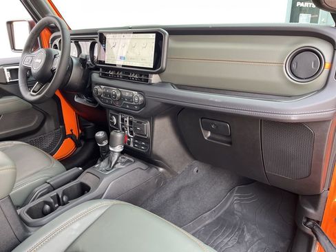 Used 2025 Jeep Gladiator Mojave w/ Convenience Group image 50