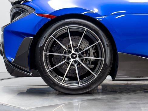 Used 2019 McLaren 600LT RWD image 17