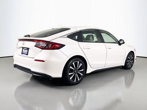 Certified 2024 Honda Civic EX-L image 5
