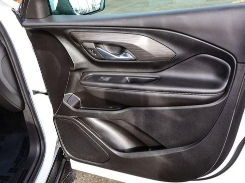 Used 2023 GMC Terrain SLT image 37