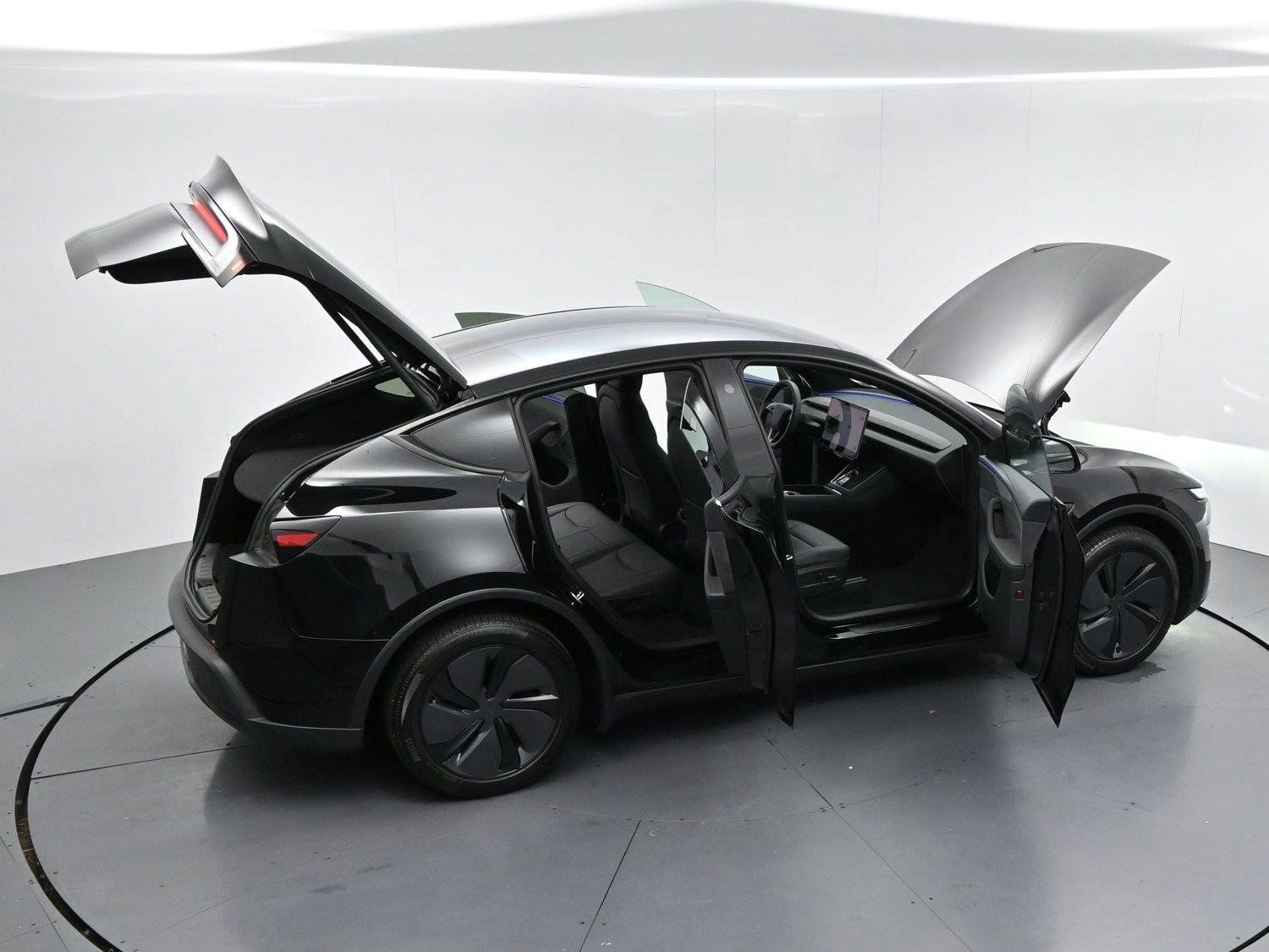 Used 2026 Tesla Model Y 2WD image 34