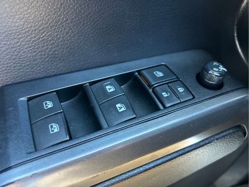 Used 2020 Toyota Tacoma TRD Off-Road AWD/4WD image 24
