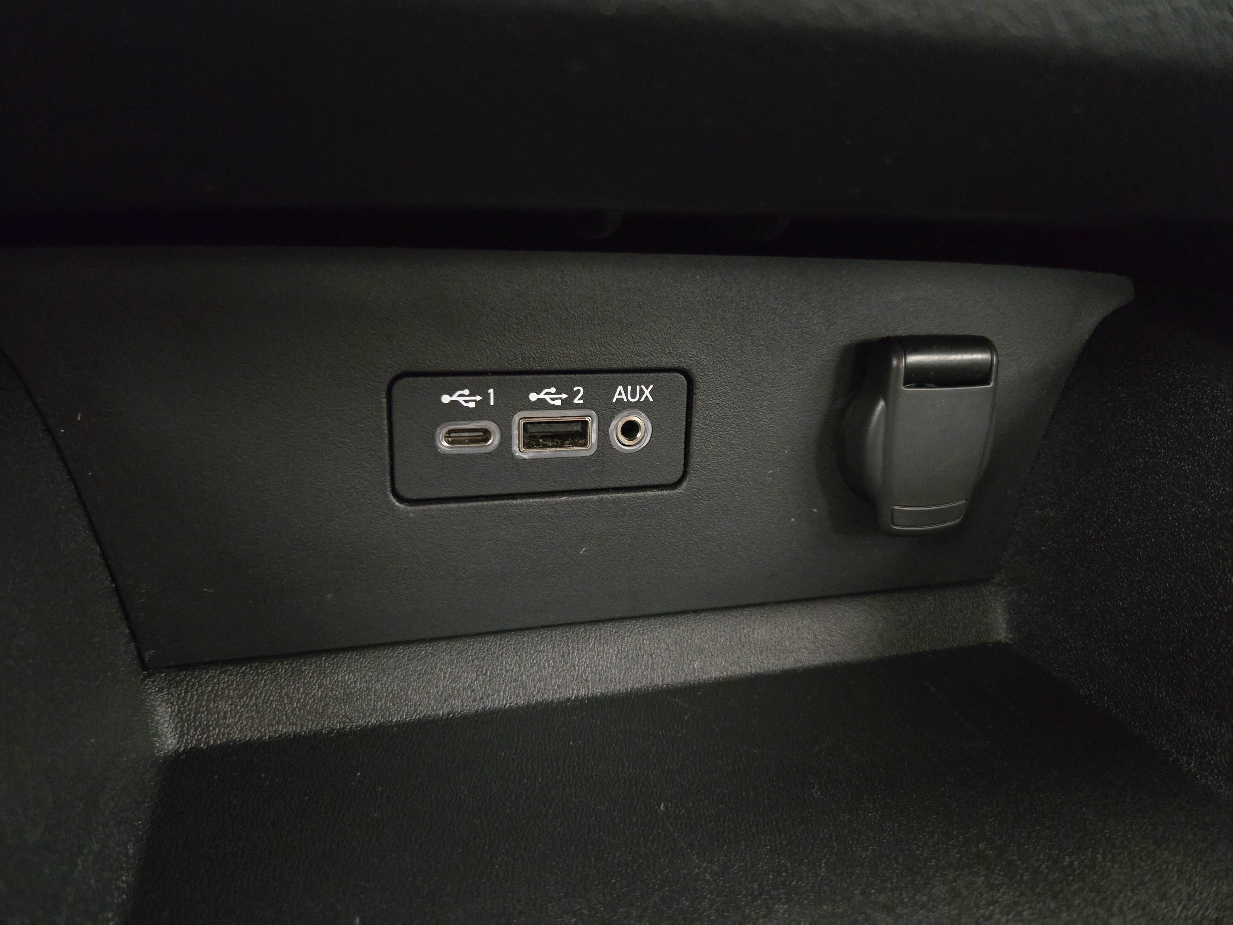 Used 2025 Nissan Altima 2.5 SV FWD image 25