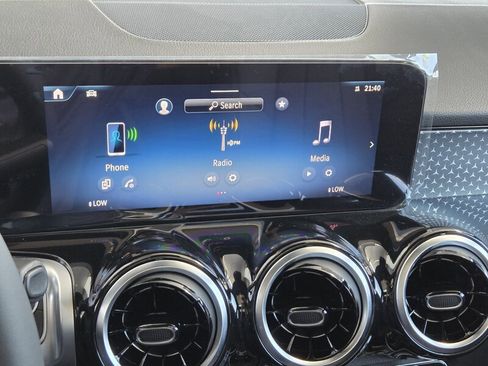 New 2026 Mercedes-Benz GLB 250 image 23