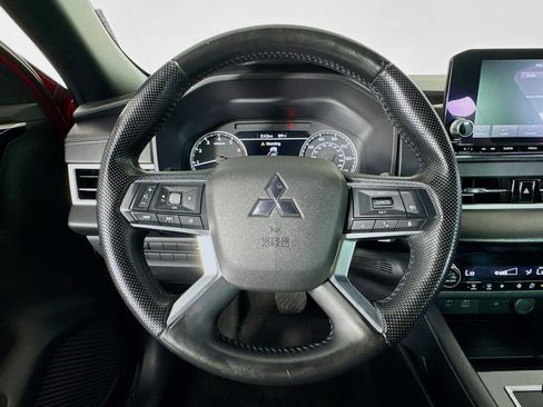 Used 2022 Mitsubishi Outlander SE image 9