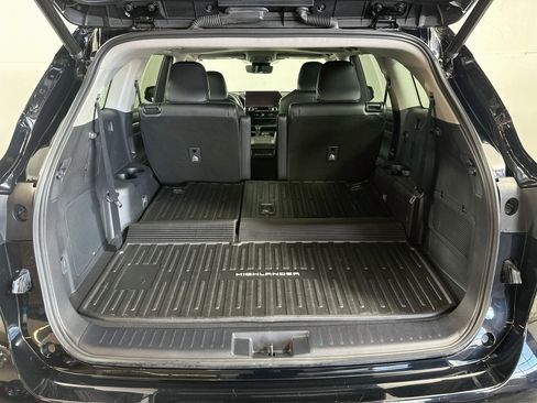 Used 2023 Toyota Highlander Limited AWD/4WD image 26