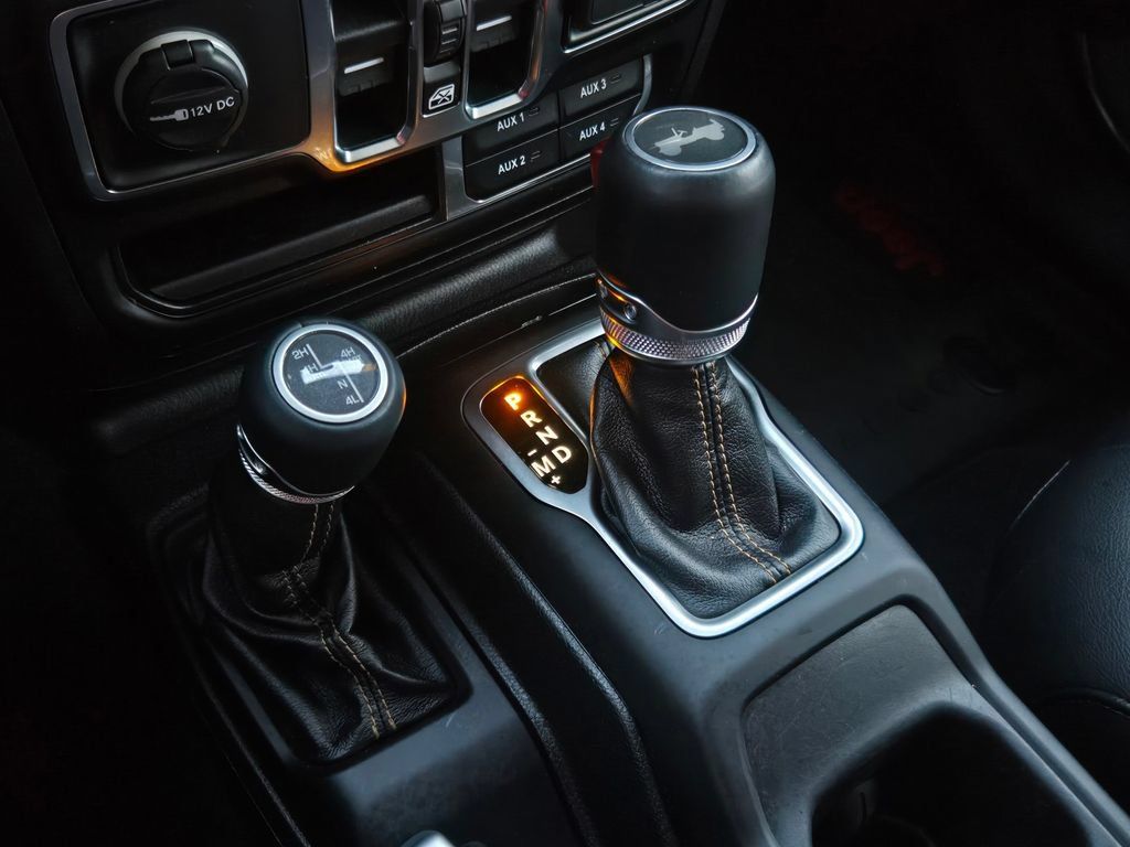 Used 2021 Jeep Wrangler Unlimited Sahara AWD/4WD image 20