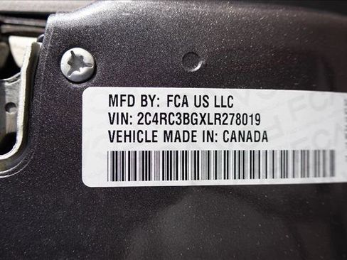 Used 2020 Chrysler Pacifica Touring-L image 27