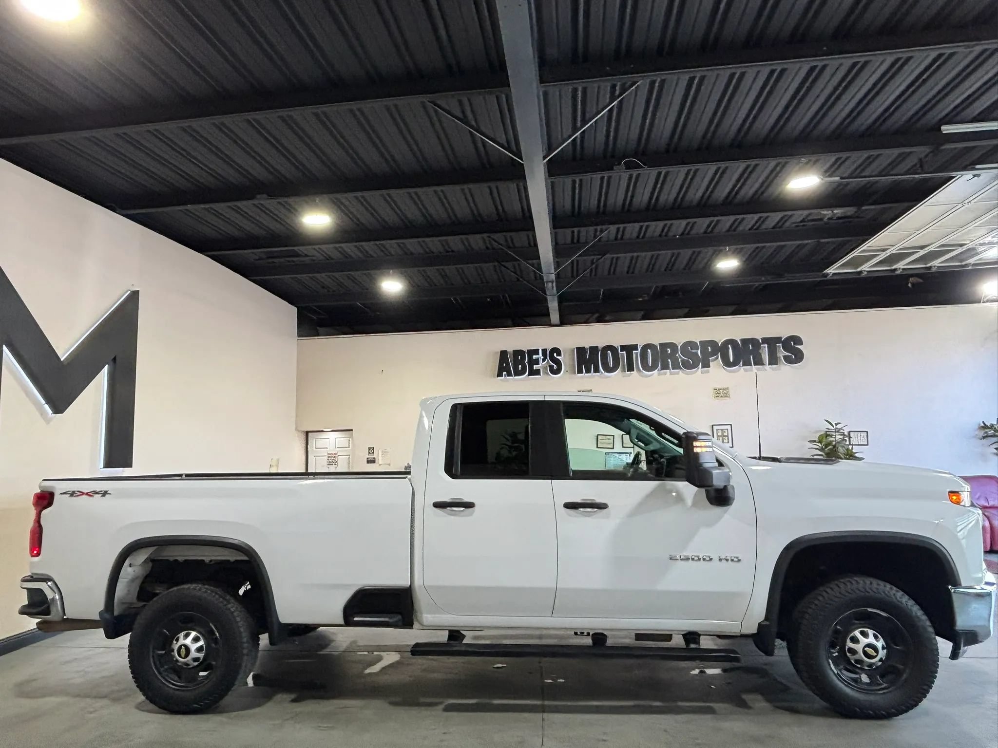 Used 2021 Chevrolet Silverado 2500 W/T w/ WT Convenience Package AWD/4WD image 4