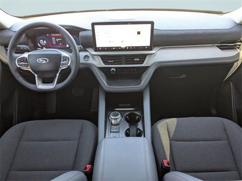 Used 2025 Ford Explorer Active image 14