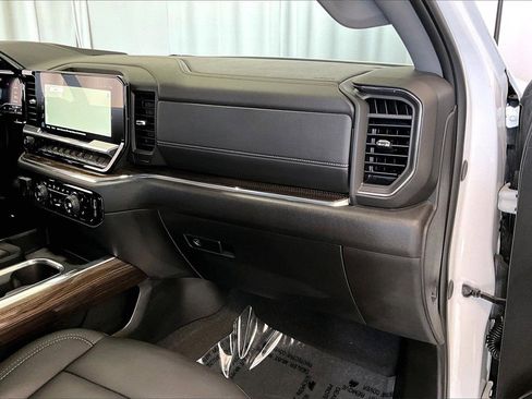 Used 2024 Chevrolet Silverado 1500 RST image 16