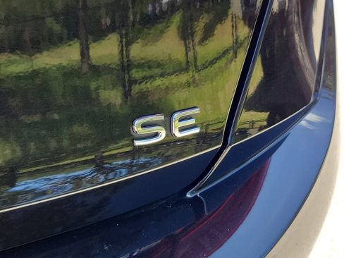 Used 2025 Volkswagen Jetta SE FWD image 7