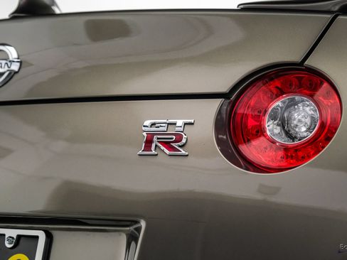 Used 2009 Nissan GT-R Premium AWD/4WD image 20