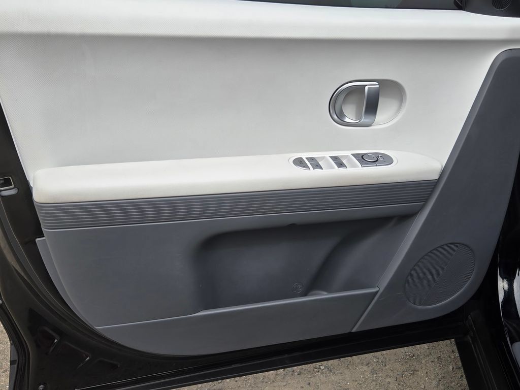 Used 2024 Hyundai Ioniq 5 SEL RWD image 11