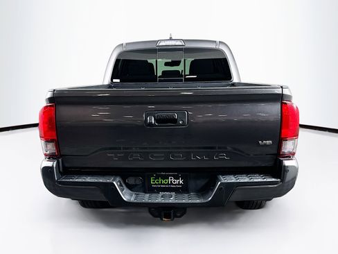 Used 2019 Toyota Tacoma TRD Sport image 7