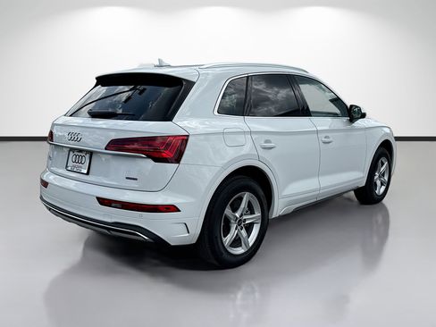 Used 2024 Audi Q5 2.0T Premium w/ Convenience Package AWD/4WD image 3