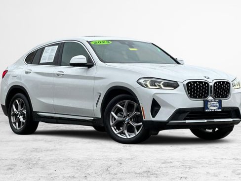 Used 2023 BMW X4 xDrive30i AWD/4WD image 2