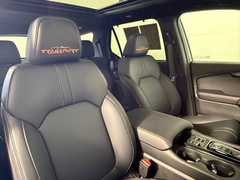 Used 2025 Honda Pilot TrailSport image 55