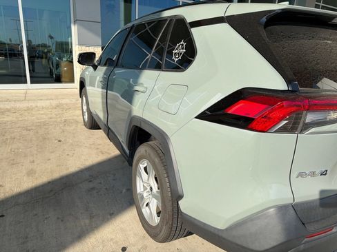 Used 2021 Toyota RAV4 XLE w/ Convenience Package AWD/4WD image 15