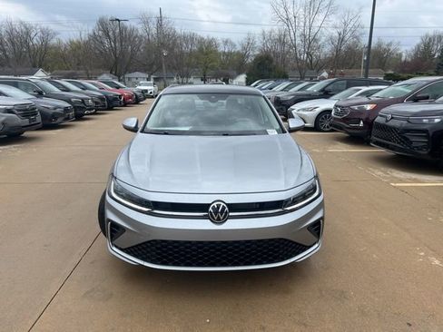 New 2026 Volkswagen Jetta SE image 2
