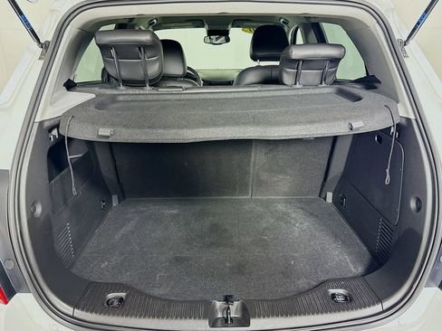 Used 2020 Chevrolet Trax LT w/ LT Convenience Package image 38