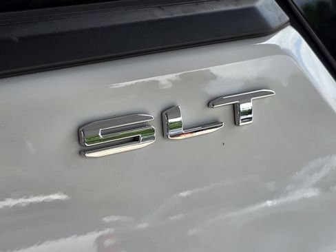 Used 2023 GMC Terrain SLT AWD/4WD image 31