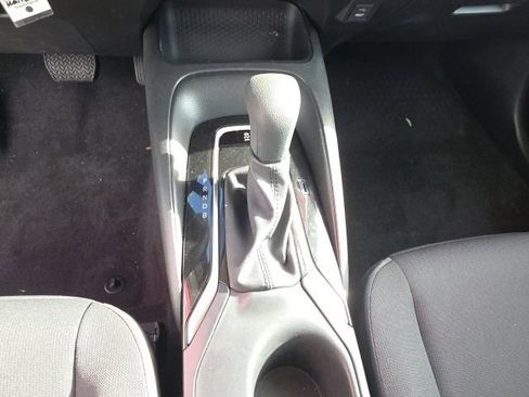 Used 2025 Toyota Corolla LE FWD image 17