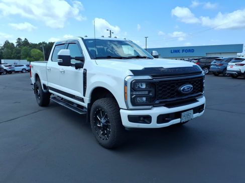 Used 2023 Ford F350 Lariat w/ Lariat Ultimate Package AWD/4WD image 8