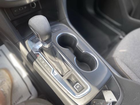 Used 2023 Chevrolet Equinox LT w/ Driver Convenience Package image 12