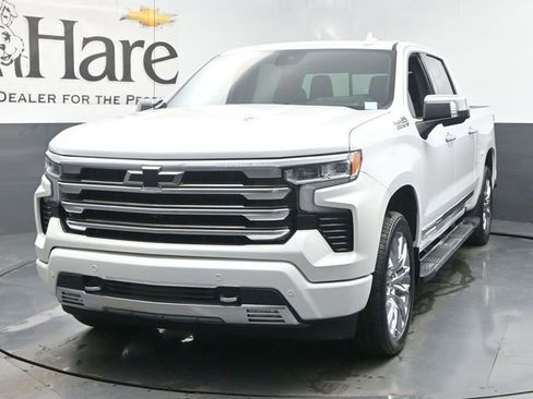 Used 2023 Chevrolet Silverado 1500 High Country w/ High Country Premium Package AWD/4WD image 7