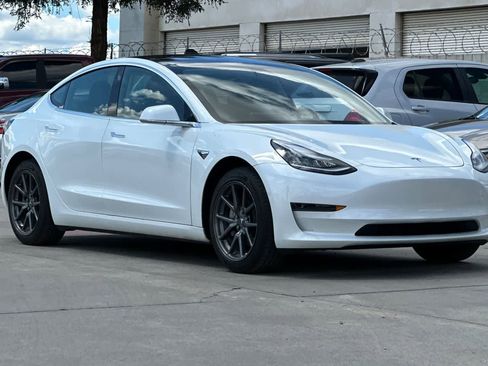 Used 2020 Tesla Model 3 Standard Range image 10