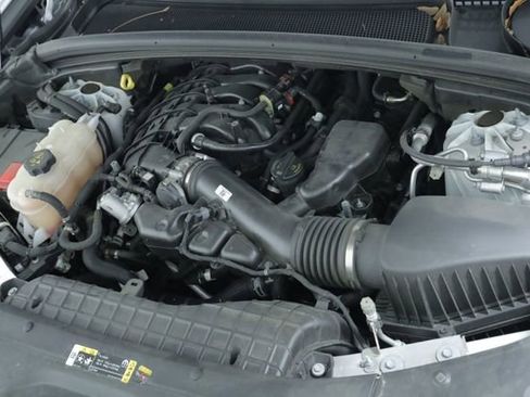 Used 2023 Jeep Grand Cherokee L Laredo image 8