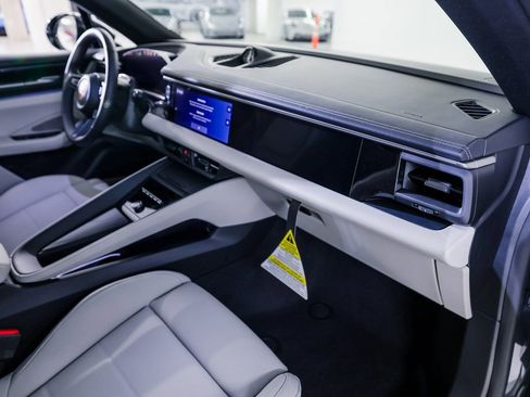 New 2026 Porsche Macan 4S Electric AWD/4WD image 29