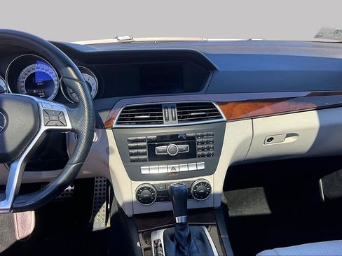 Used 2014 Mercedes-Benz C 250 Sedan image 6
