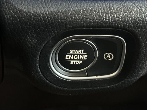Used 2025 Mercedes-Benz GLS 450 4MATIC image 27
