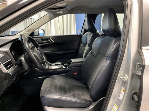 Used 2025 Mitsubishi Outlander SE AWD/4WD image 10