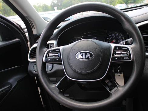 Used 2019 Kia Sorento L FWD image 9