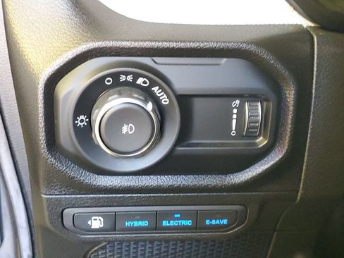 Used 2024 Jeep Wrangler Unlimited AWD/4WD image 22