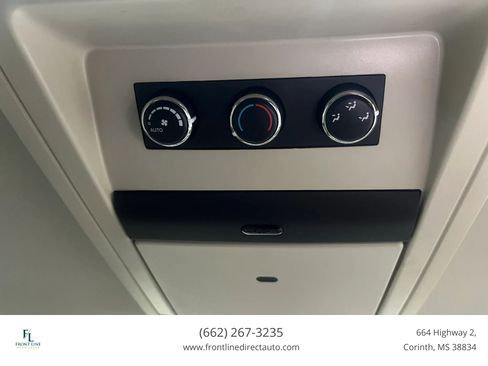 Used 2015 Chrysler Town & Country Touring FWD image 24