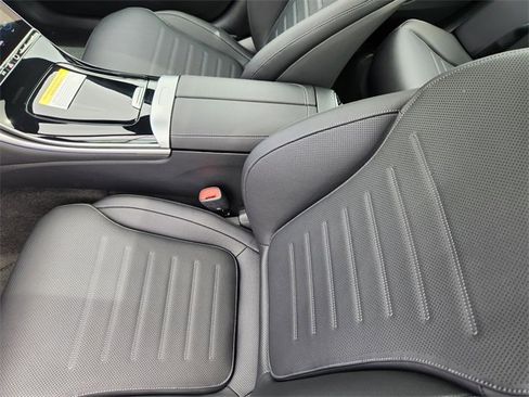 New 2025 Mercedes-Benz C 300 4MATIC Sedan image 8