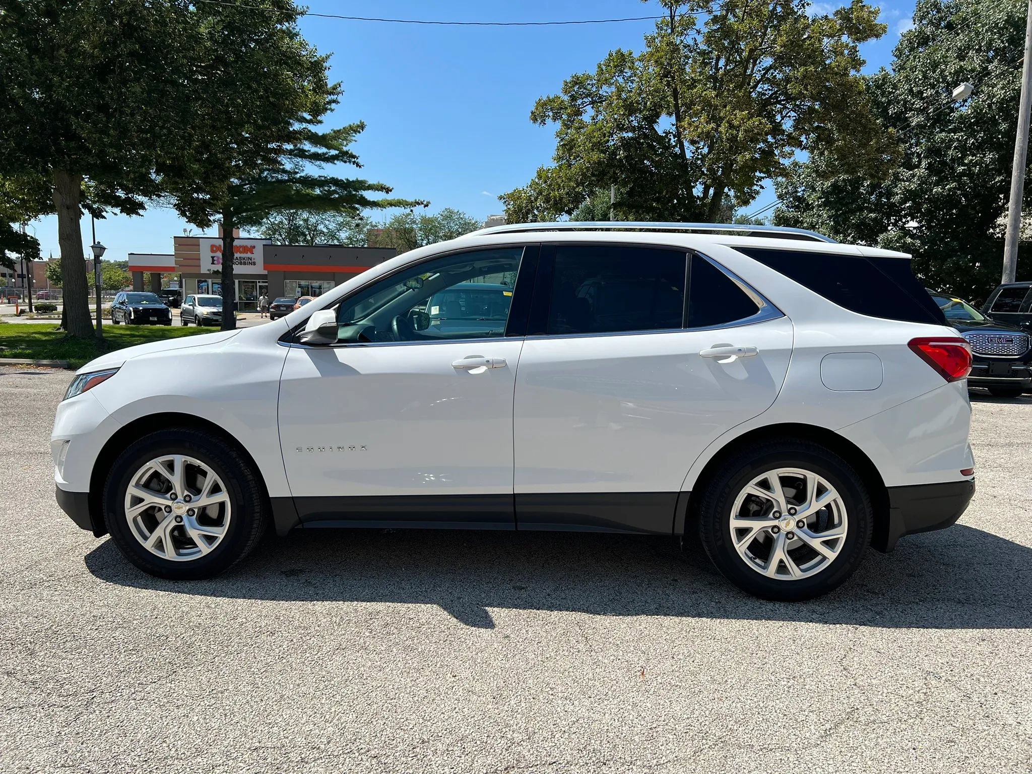 Used 2018 Chevrolet Equinox LT w/ Sun & Infotainment Package AWD/4WD image 4